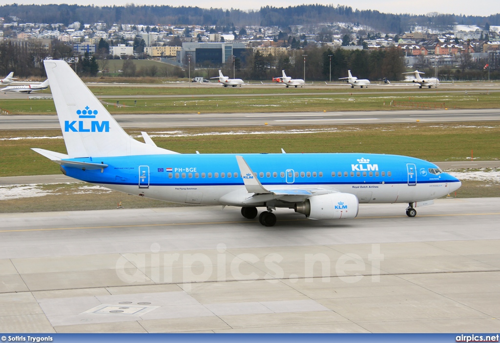 PH-BGE, Boeing 737-700, KLM Royal Dutch Airlines