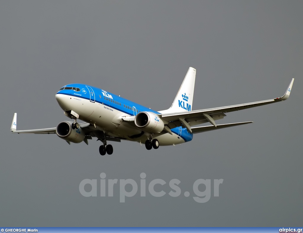 PH-BGK, Boeing 737-700, KLM Royal Dutch Airlines