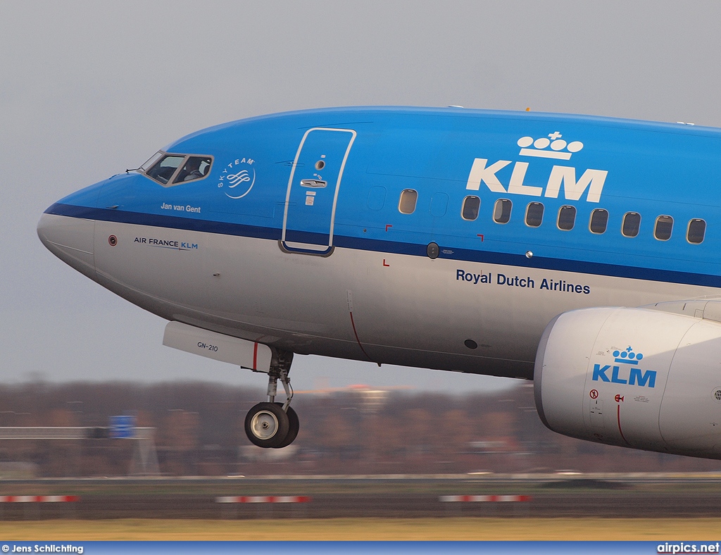 PH-BGN, Boeing 737-700, KLM Royal Dutch Airlines