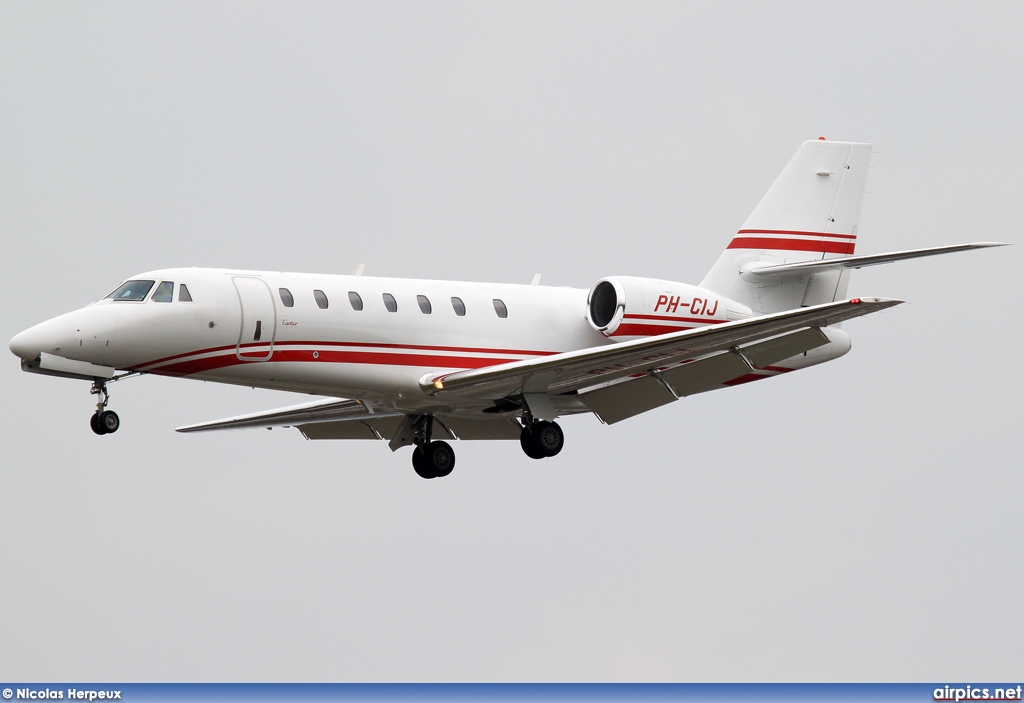 PH-CIJ, Cessna 680-Citation Sovereign, Untitled