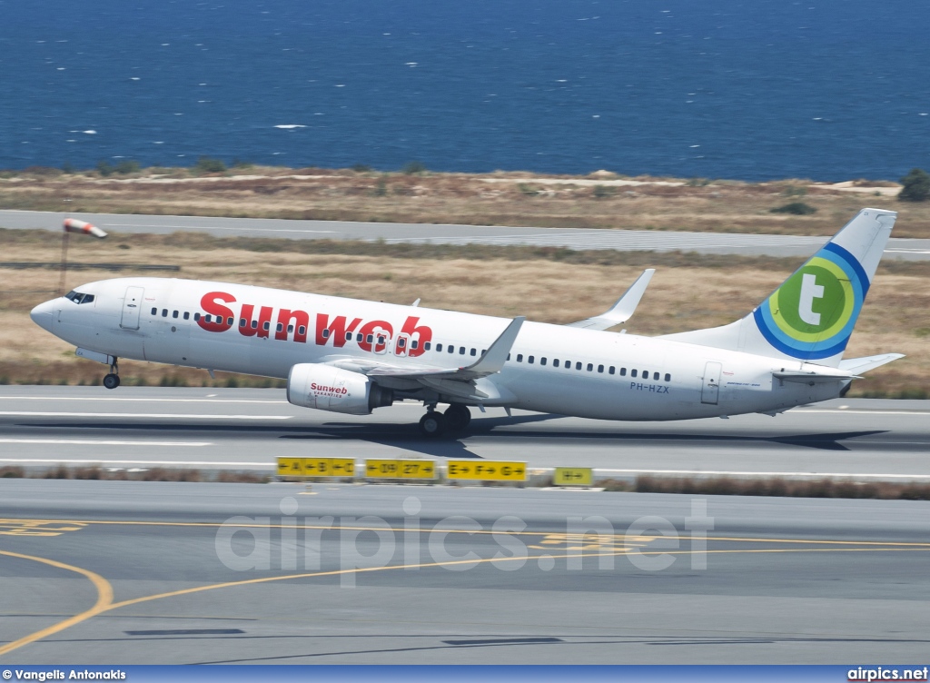 PH-HZX, Boeing 737-800, Transavia