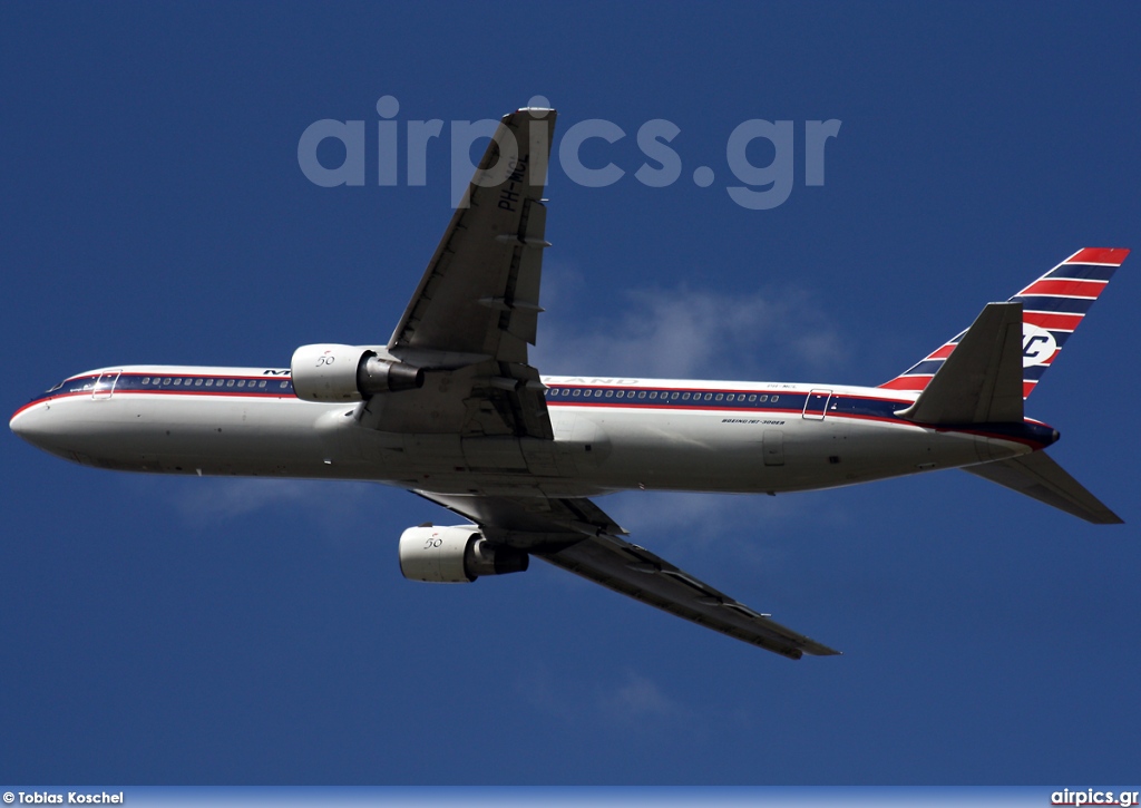 PH-MCL, Boeing 767-300ER, Martinair