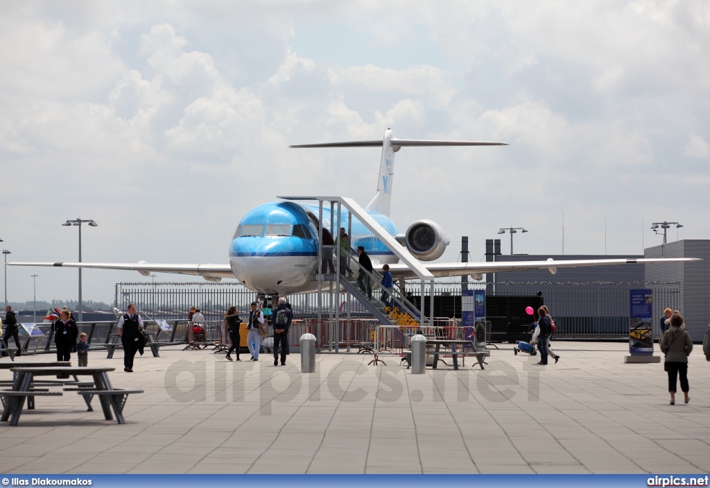 PH-OFE, Fokker F100, KLM Cityhopper