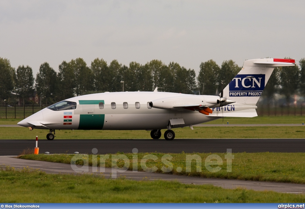 PH-TCN, Piaggio P180 Avanti, Trammel Crow Netherlands