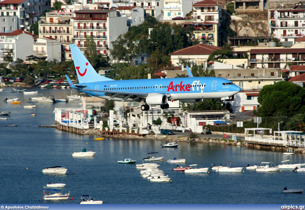 PH-TFA, Boeing 737-800, Arkefly