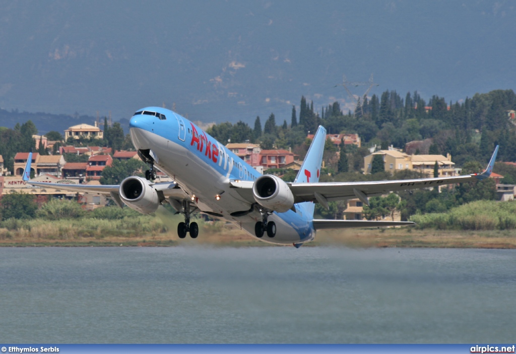 PH-TFB, Boeing 737-800, Arkefly