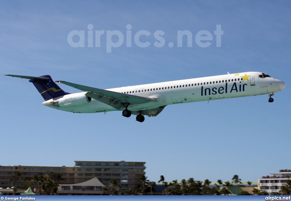 PJ-MDA, McDonnell Douglas MD-83, Insel Air