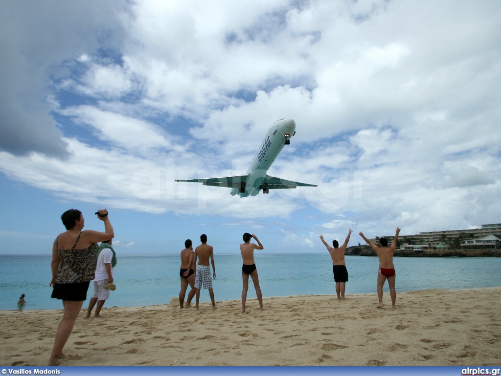 PJ-MDC, McDonnell Douglas MD-82, Insel Air