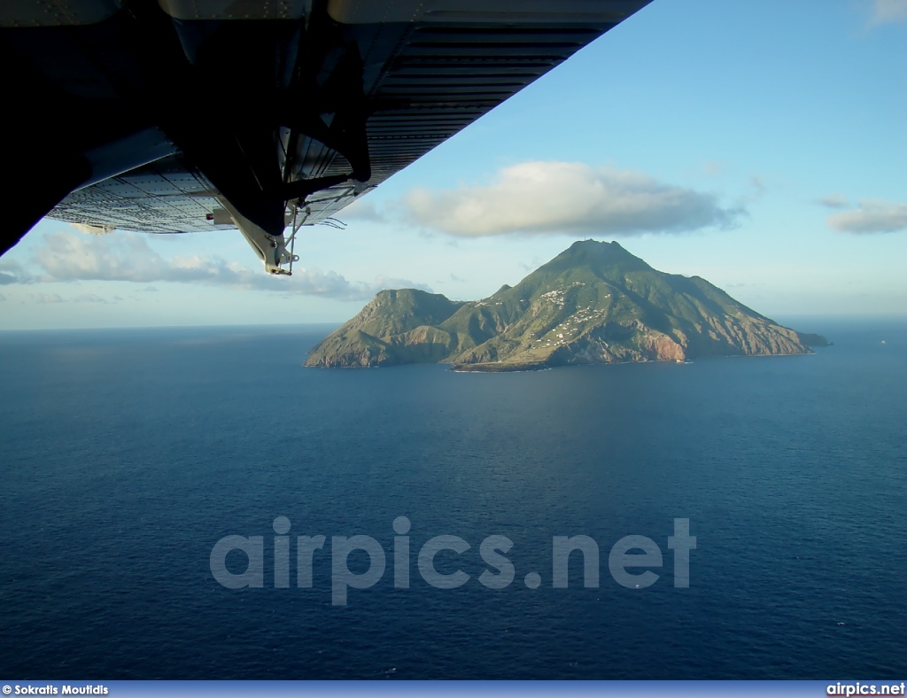 PJ-WIS, De Havilland Canada DHC-6-300 Twin Otter, Winair