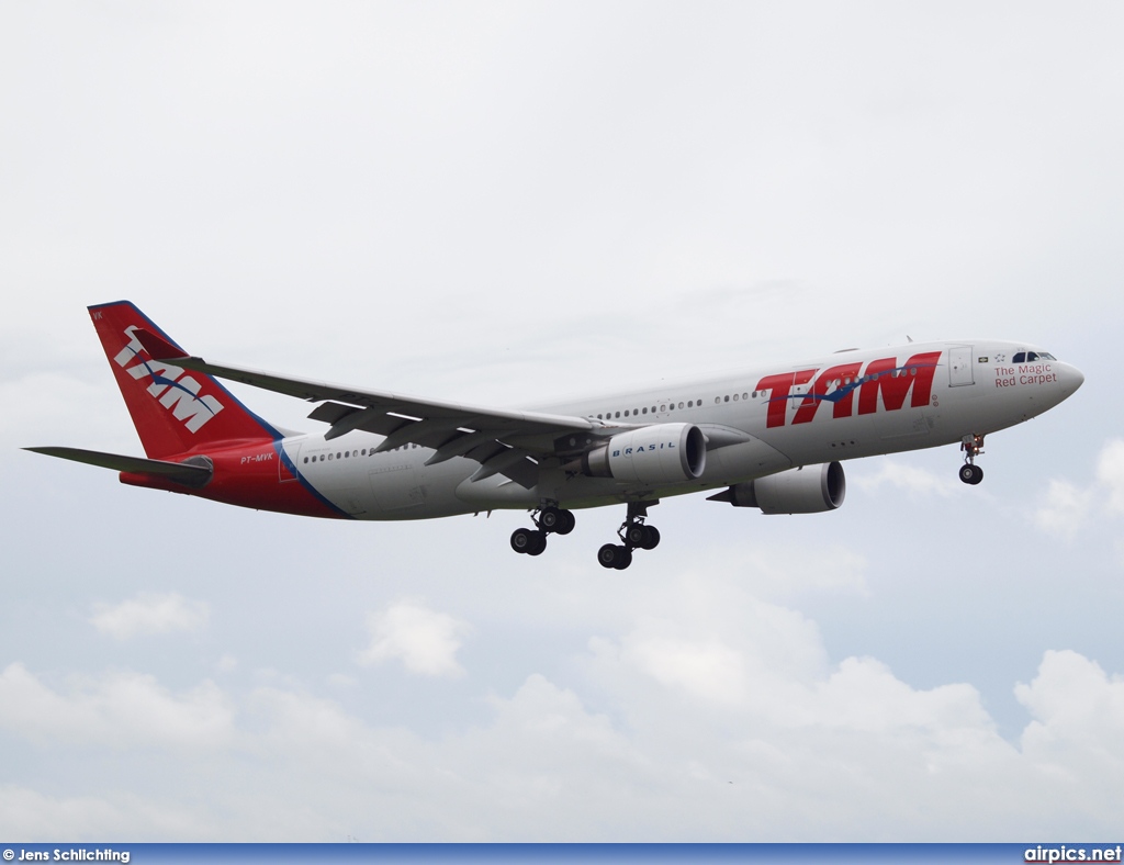 PT-MVK, Airbus A330-200, TAM Linhas Aereas