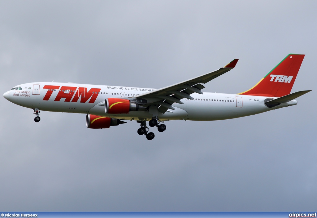 PT-MVL, Airbus A330-200, TAM Linhas Aereas