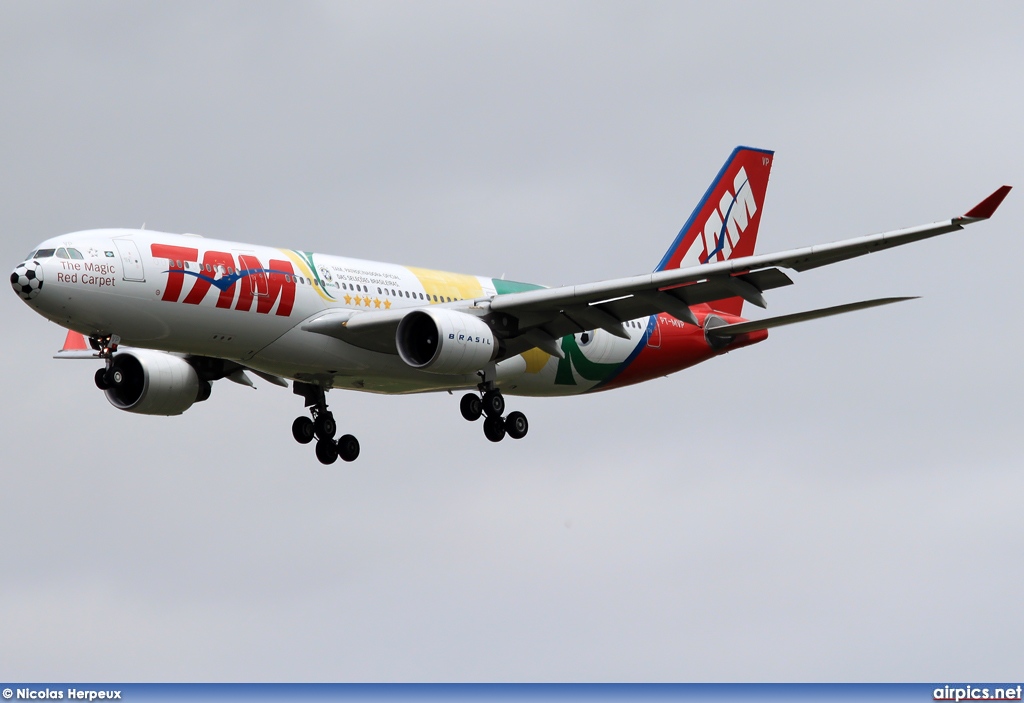 PT-MVP, Airbus A330-200, TAM Linhas Aereas