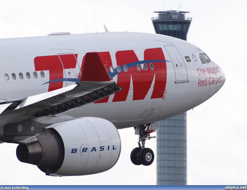 PT-MVP, Airbus A330-200, TAM Linhas Aereas