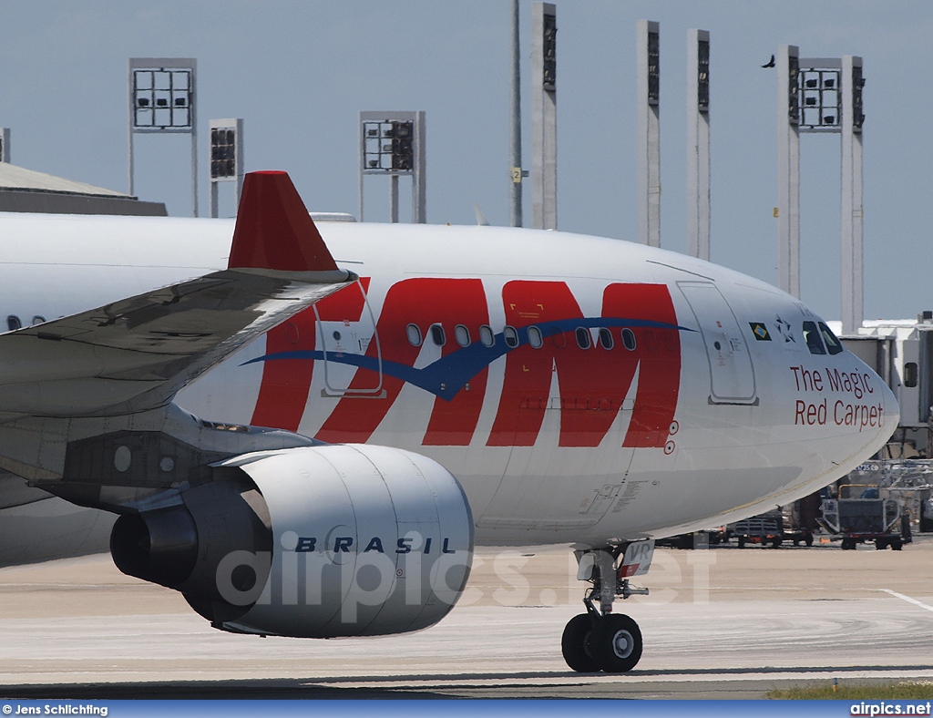 PT-MVR, Airbus A330-200, TAM Linhas Aereas