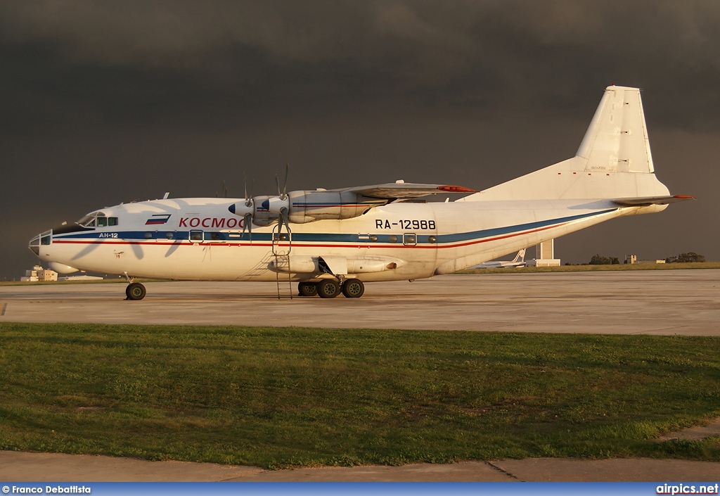 RA-12988, Antonov An-12-B, Kosmos Avia