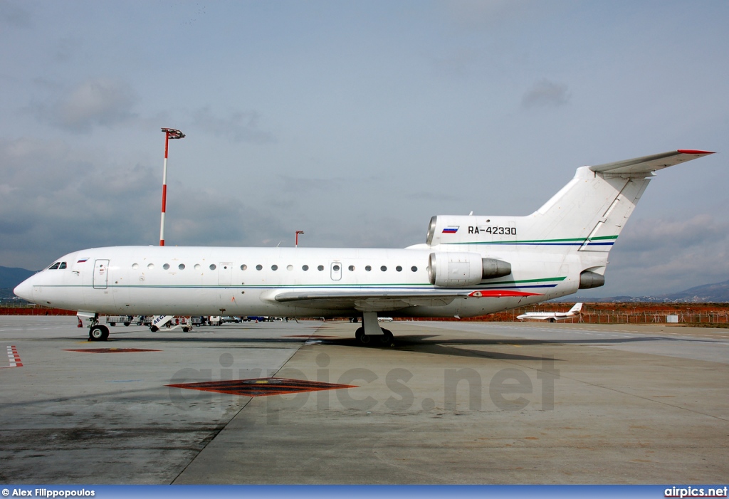 RA-42330, Yakovlev Yak-42, Private