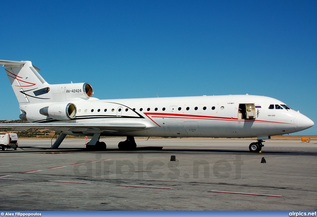 RA-42424, Yakovlev Yak-42-D, Lukoil