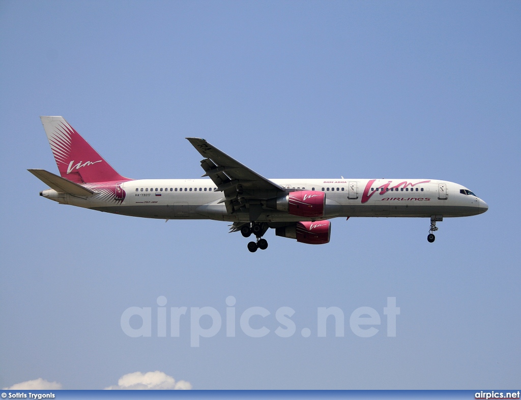 RA-73017, Boeing 757-200, VIM Airlines