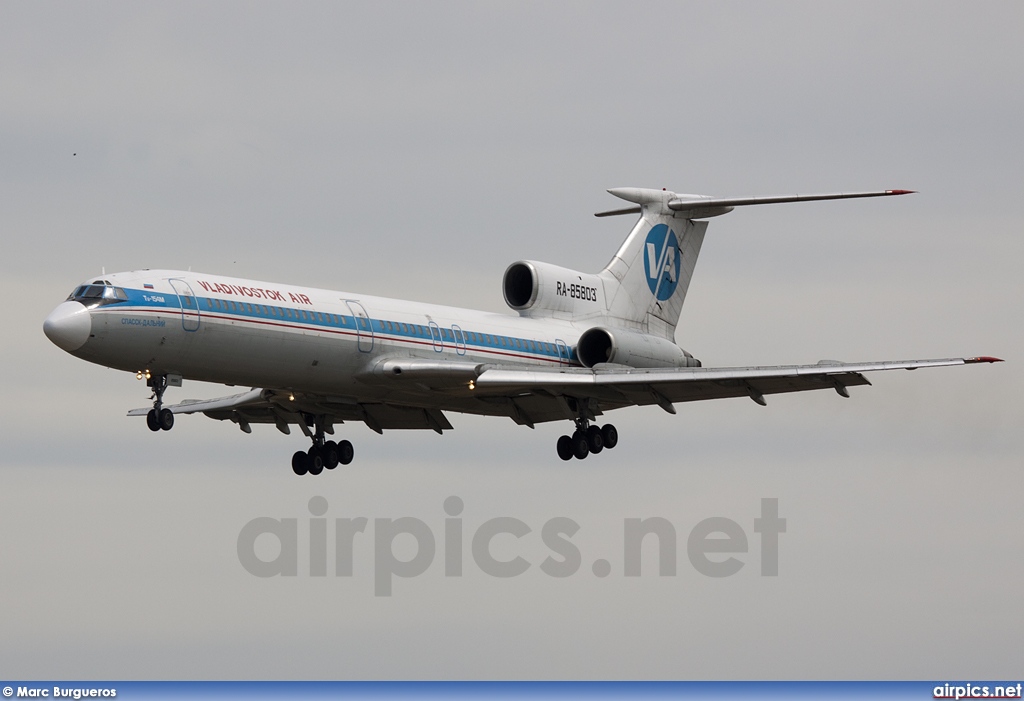 RA-85803, Tupolev Tu-154M, Vladivostok Air