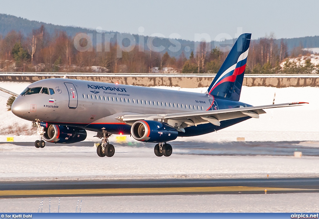 RA-89041, Sukhoi SuperJet 100-95 , Aeroflot