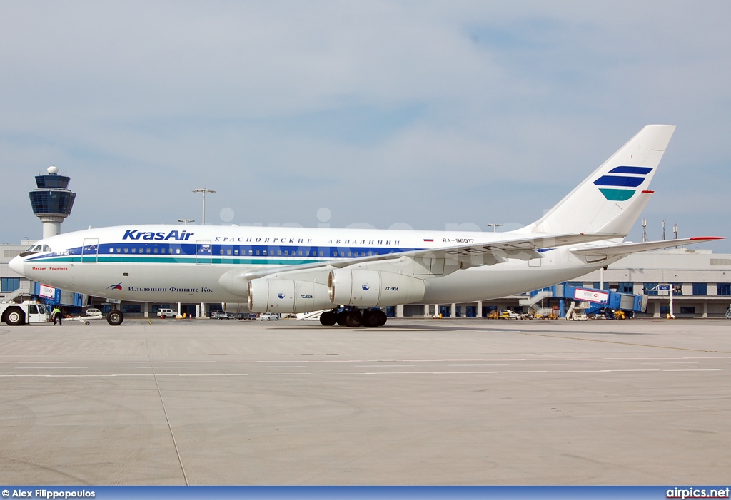 RA-96017, Ilyushin Il-96-300, KrasAir