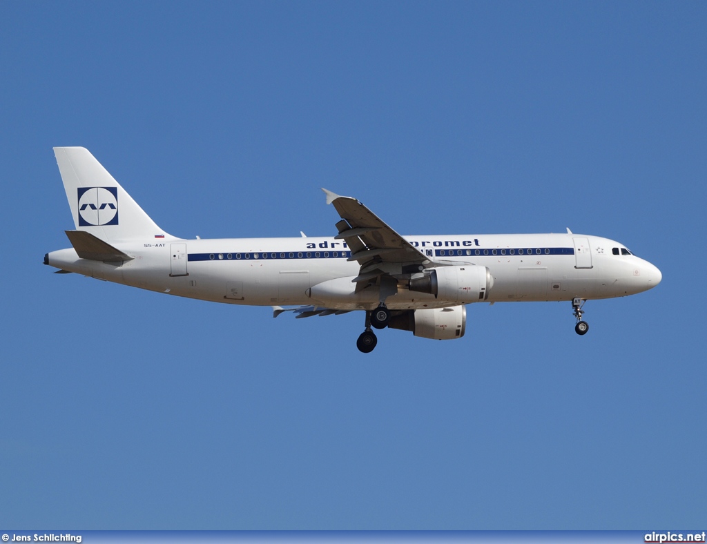S5-AAT, Airbus A320-200, Adria Airways