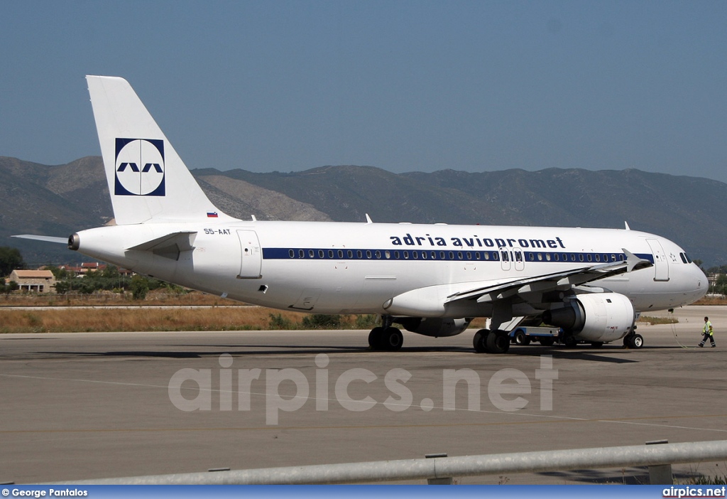S5-AAT, Airbus A320-200, Adria Airways