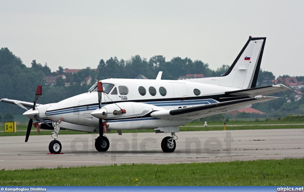 S5-CMO, Beechcraft C90B King Air, Private