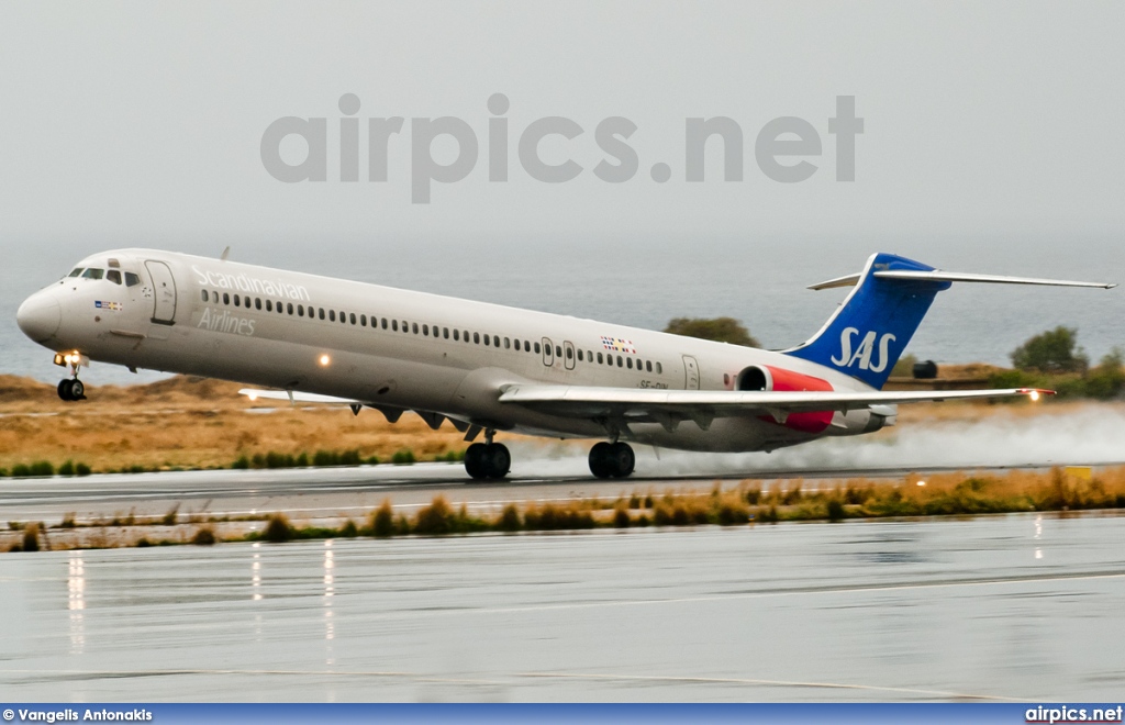 SE-DIN, McDonnell Douglas MD-82, Scandinavian Airlines System (SAS)