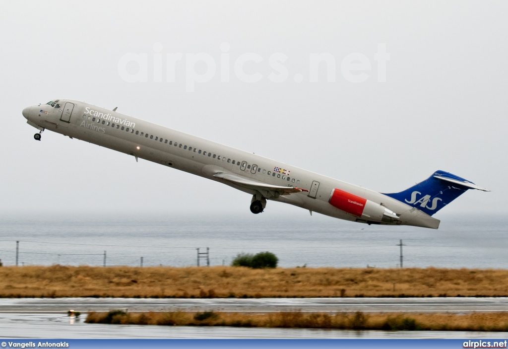 SE-DIN, McDonnell Douglas MD-82, Scandinavian Airlines System (SAS)