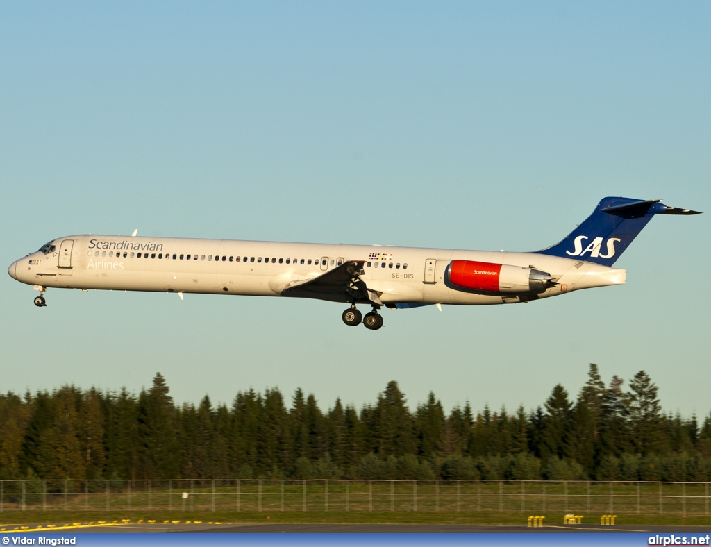 SE-DIS, McDonnell Douglas MD-82, Scandinavian Airlines System (SAS)
