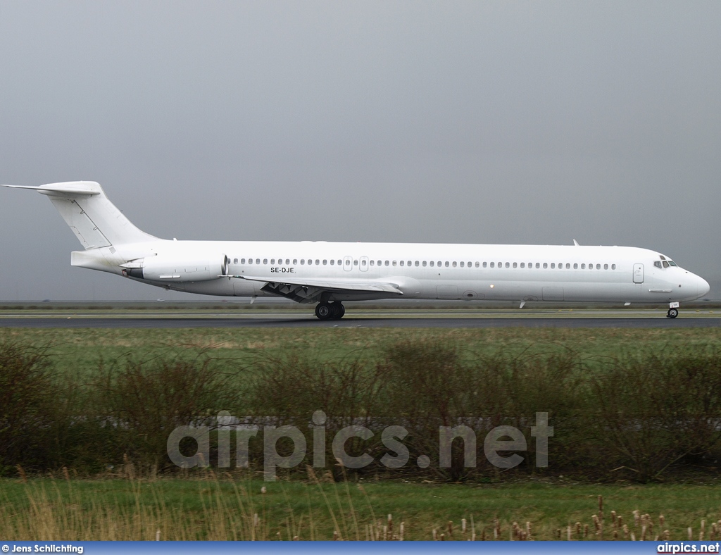 SE-DJE, McDonnell Douglas MD-83, Untitled