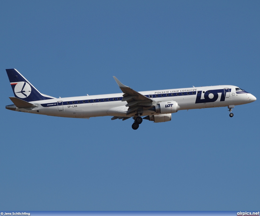 SP-LNA, Embraer ERJ 190-200LR (Embraer 195), LOT Polish Airlines