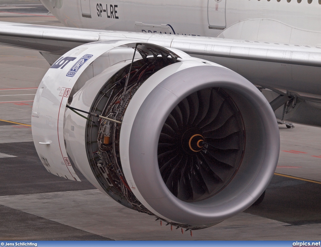 SP-LRE, Boeing 787-8 Dreamliner, LOT Polish Airlines