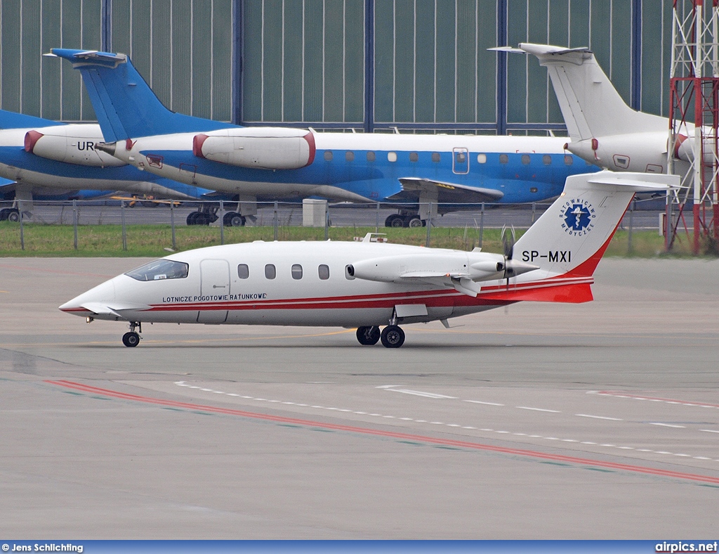 SP-MXI, Piaggio P180 Avanti