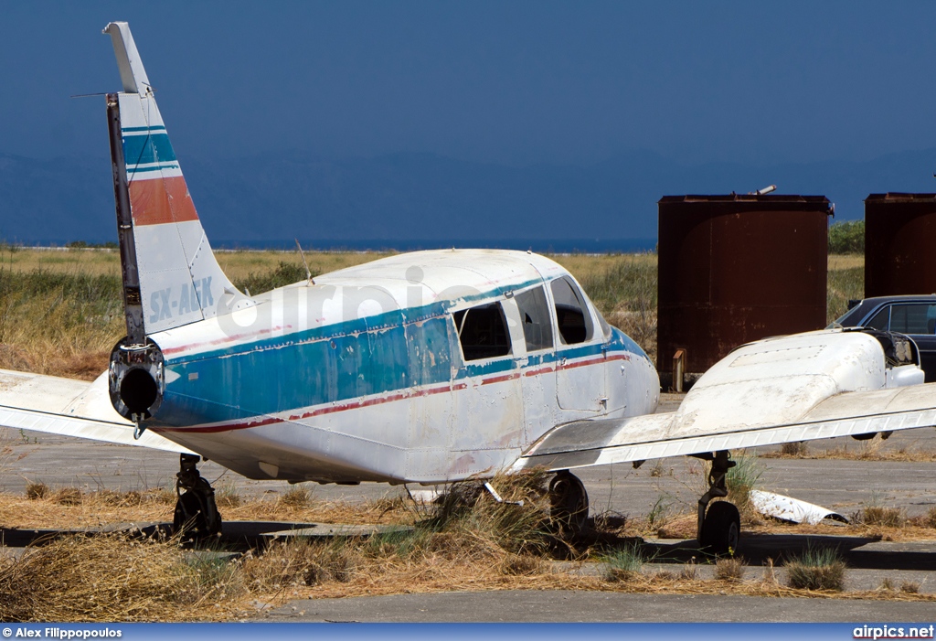 SX-AGK, Piper PA-34-200 Seneca, Private