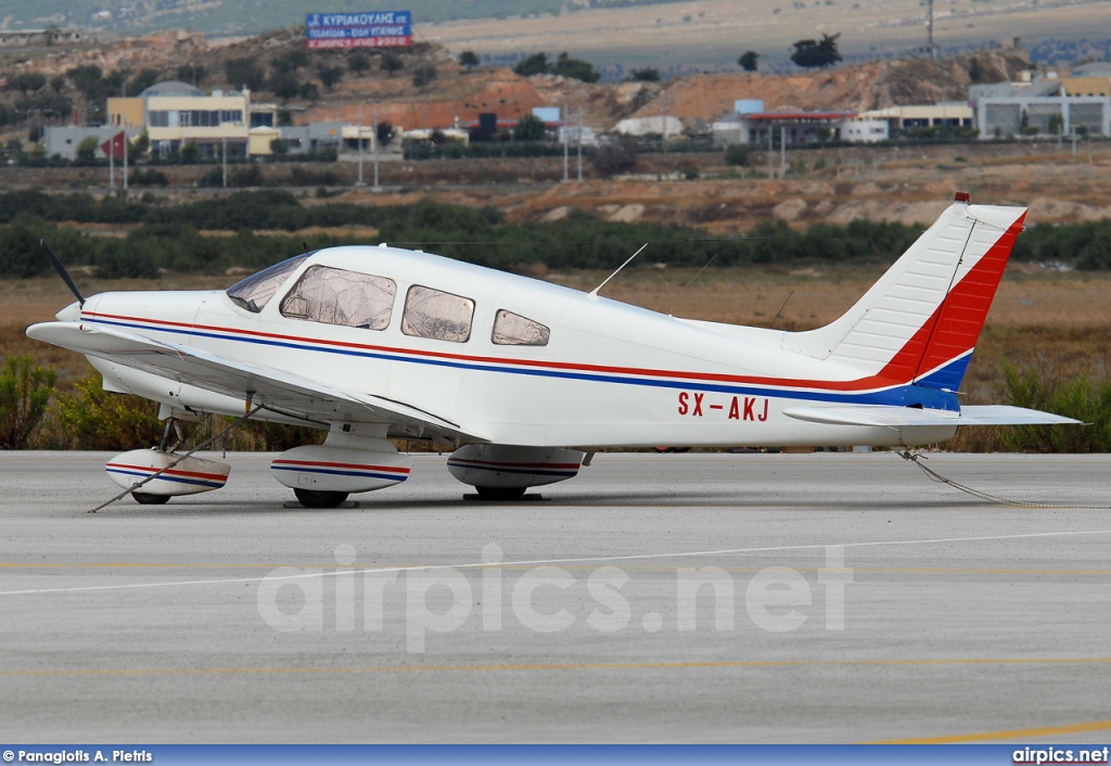 SX-AKJ, Piper PA-28-161 Cherokee Warrior II, Private