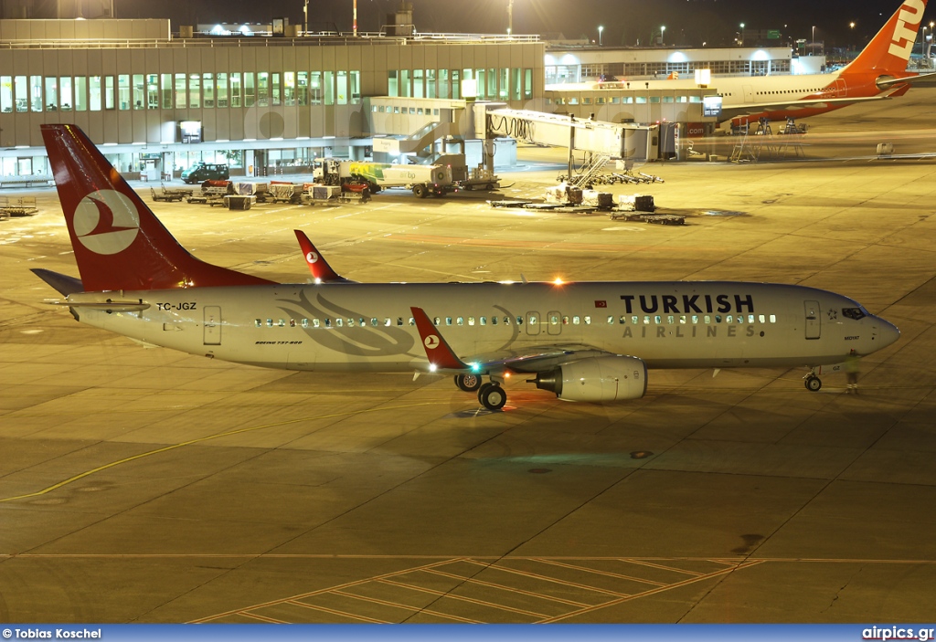 TC-JGZ, Boeing 737-800, Turkish Airlines