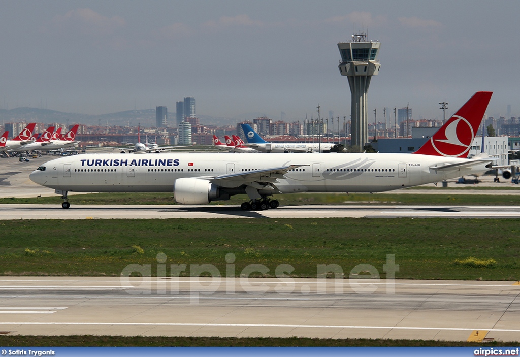 TC-JJO, Boeing 777-300ER, Turkish Airlines