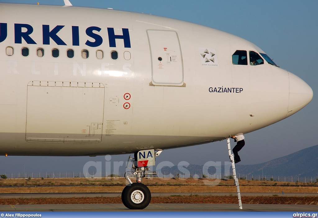 TC-JNA, Airbus A330-200, Turkish Airlines