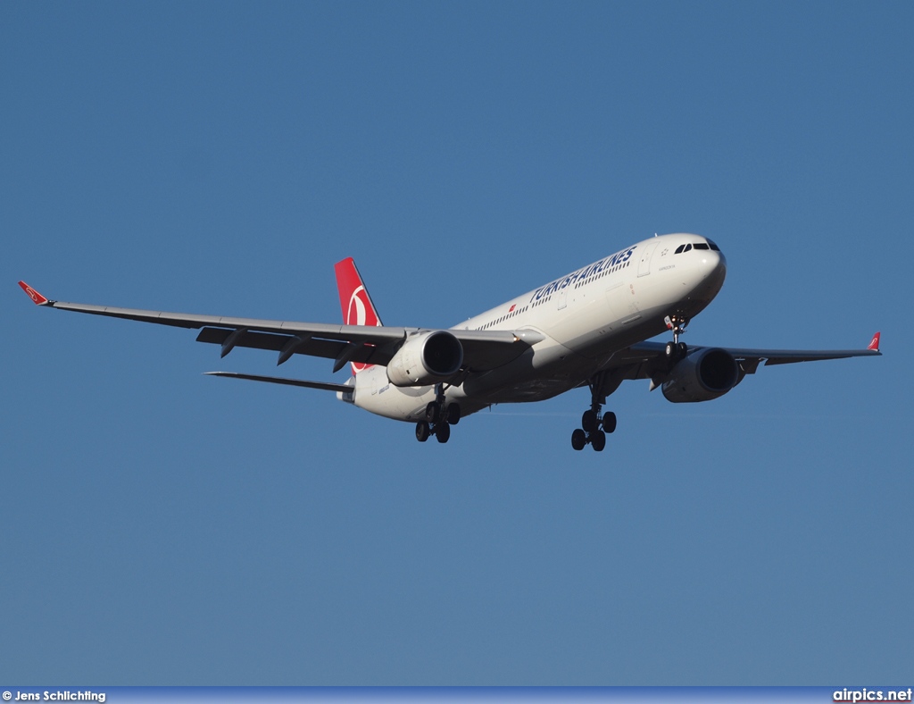 TC-JNJ, Airbus A330-300, Turkish Airlines