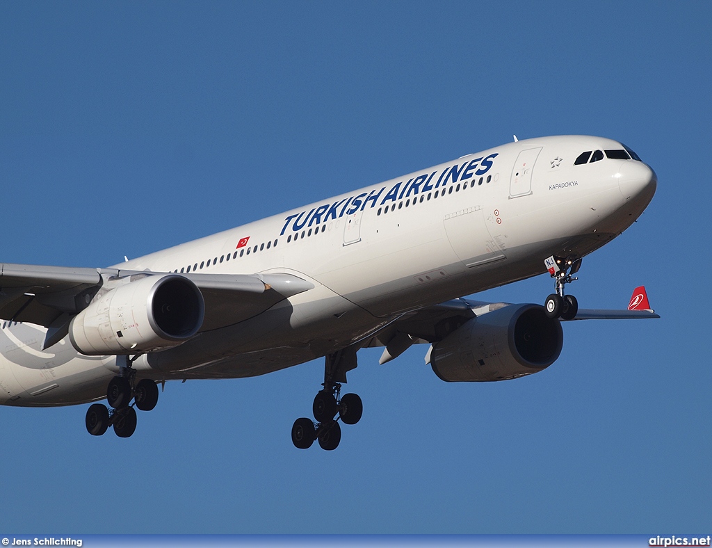 TC-JNJ, Airbus A330-300, Turkish Airlines