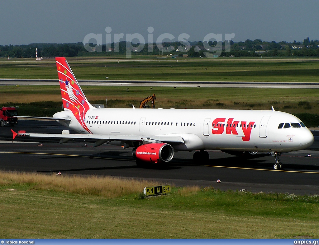 TC-SKI, Airbus A321-100, Sky Airlines