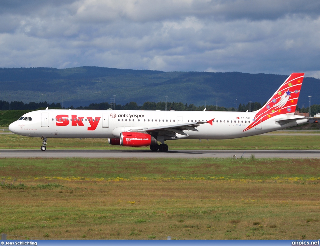 TC-SKI, Airbus A321-100, Sky Airlines