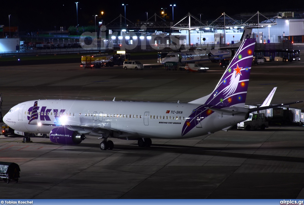 TC-SKN, Boeing 737-900ER, Sky Airlines