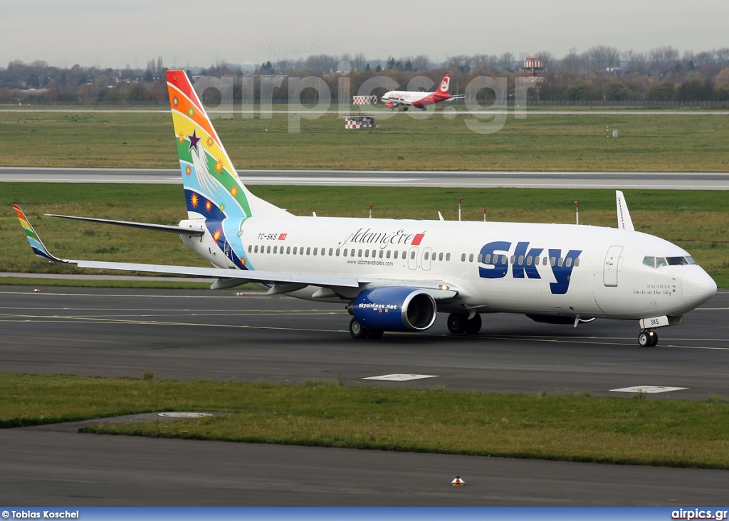 TC-SKS, Boeing 737-800, Sky Airlines