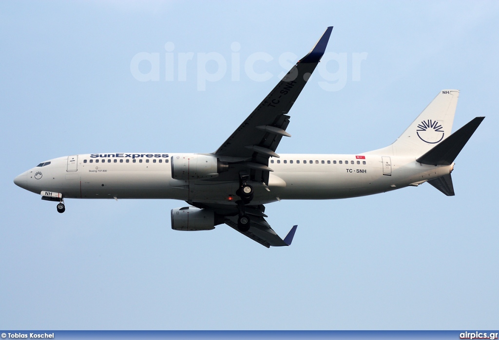 TC-SNH, Boeing 737-800, SunExpress