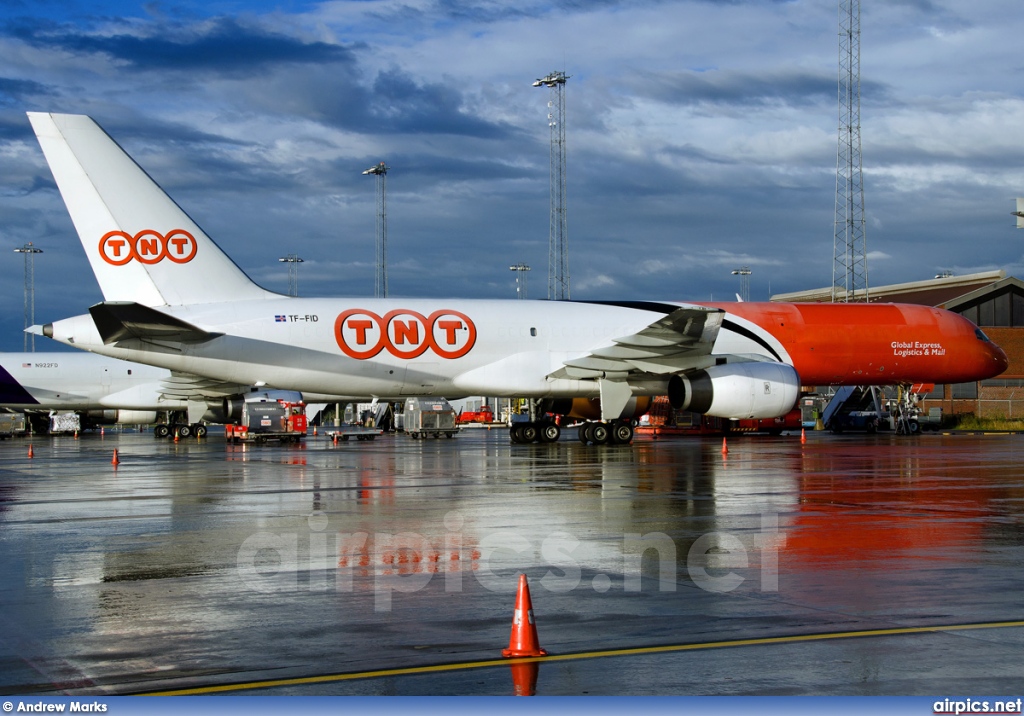 TF-FID, Boeing 757-200PF, TNT Airways