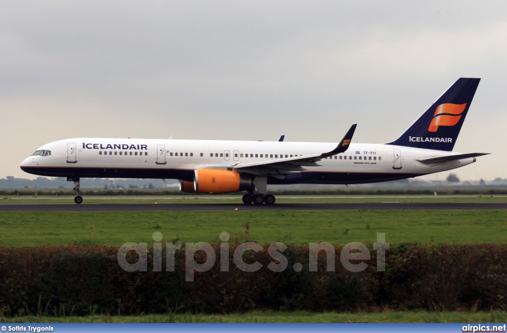 TF-FIY, Boeing 757-200, Icelandair