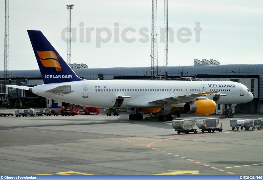 TF-IST, Boeing 757-200, Icelandair